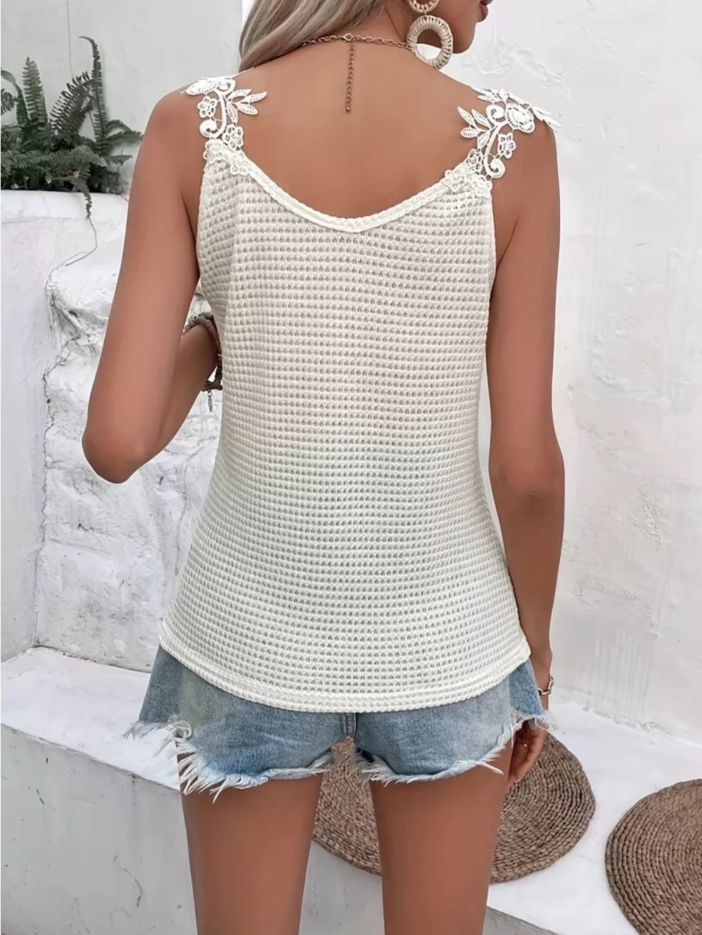 Lace Applique Crochet Tank Top - Cream New Boutique - Picture 3 of 6